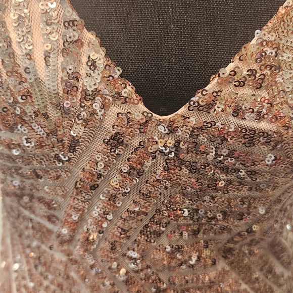 VENUS Rose Gold Sequin V-Neck Mini Dress - Picture 3 of 10